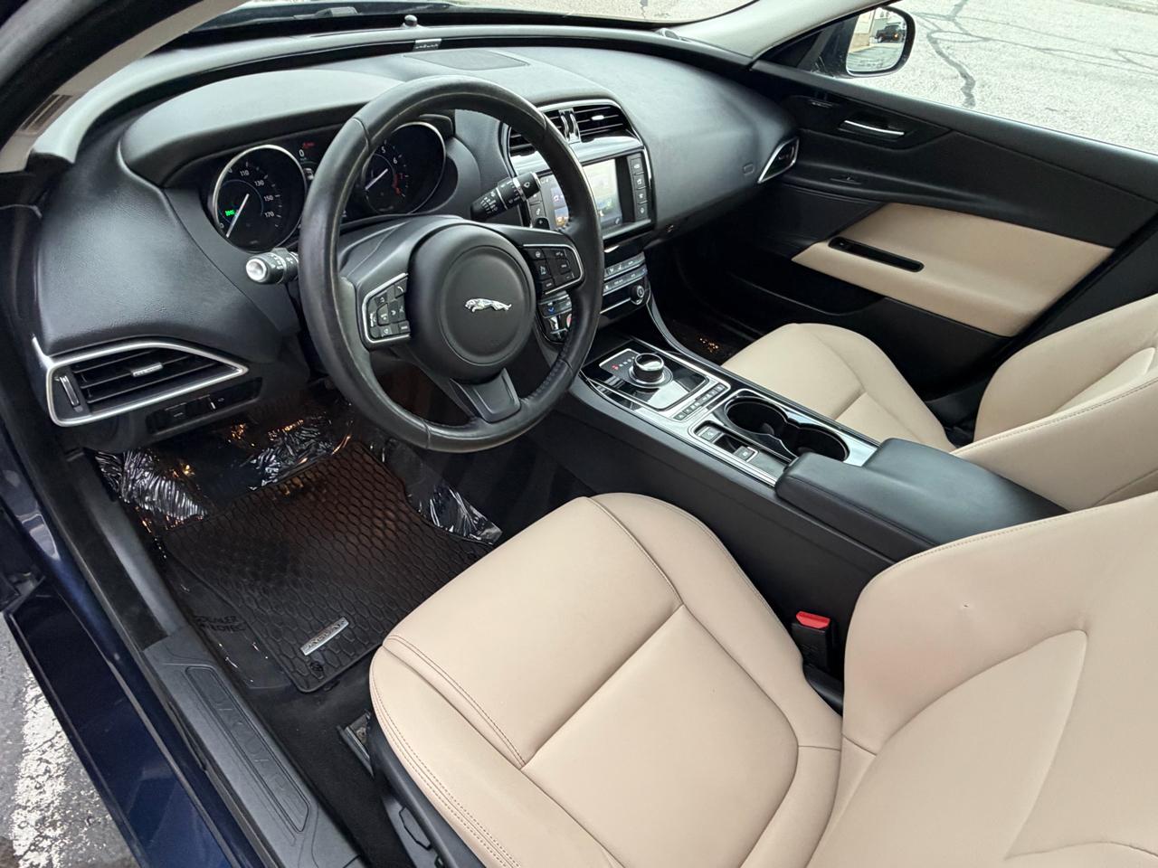 Jaguar XE 35t Premium AWD 2017