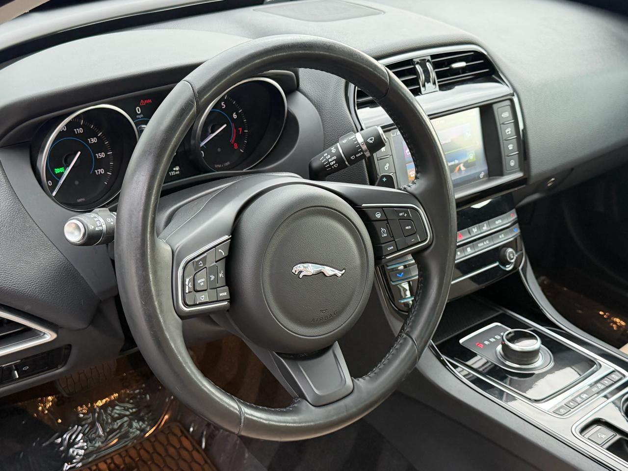 Jaguar XE 35t Premium AWD 2017