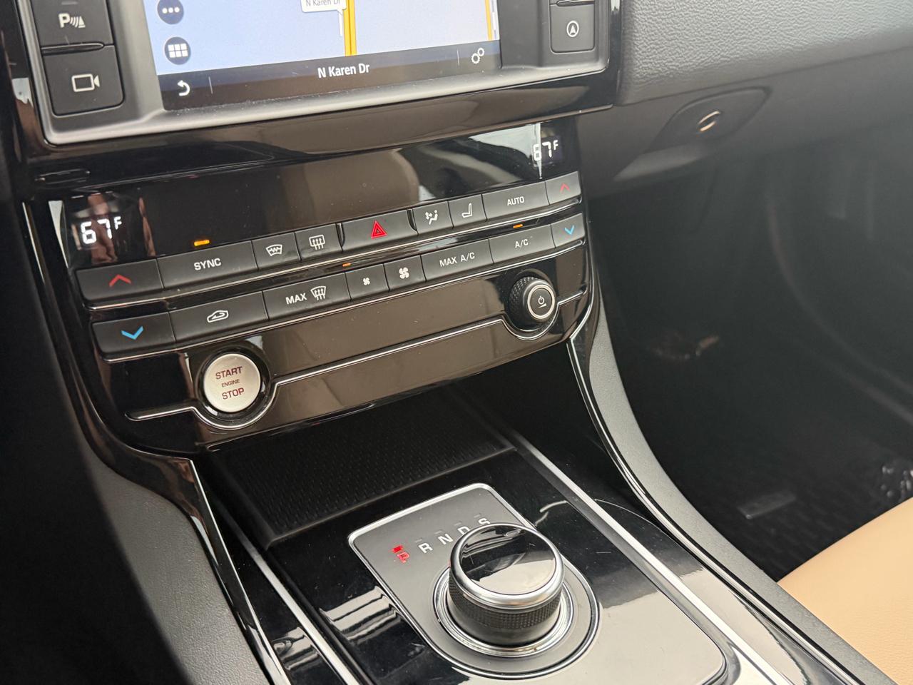 Jaguar XE 35t Premium AWD 2017