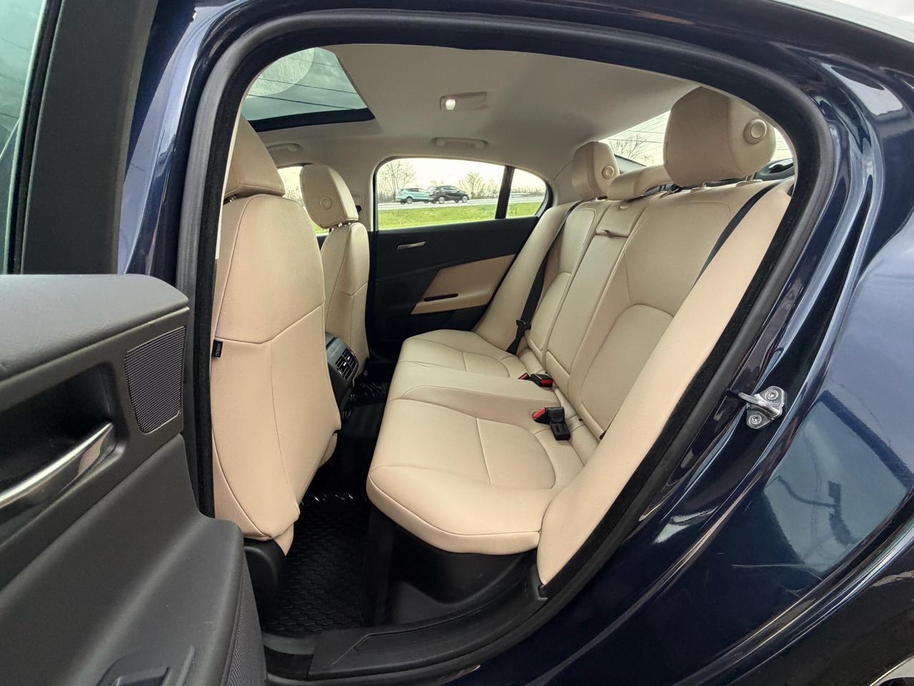 Jaguar XE 35t Premium AWD 2017