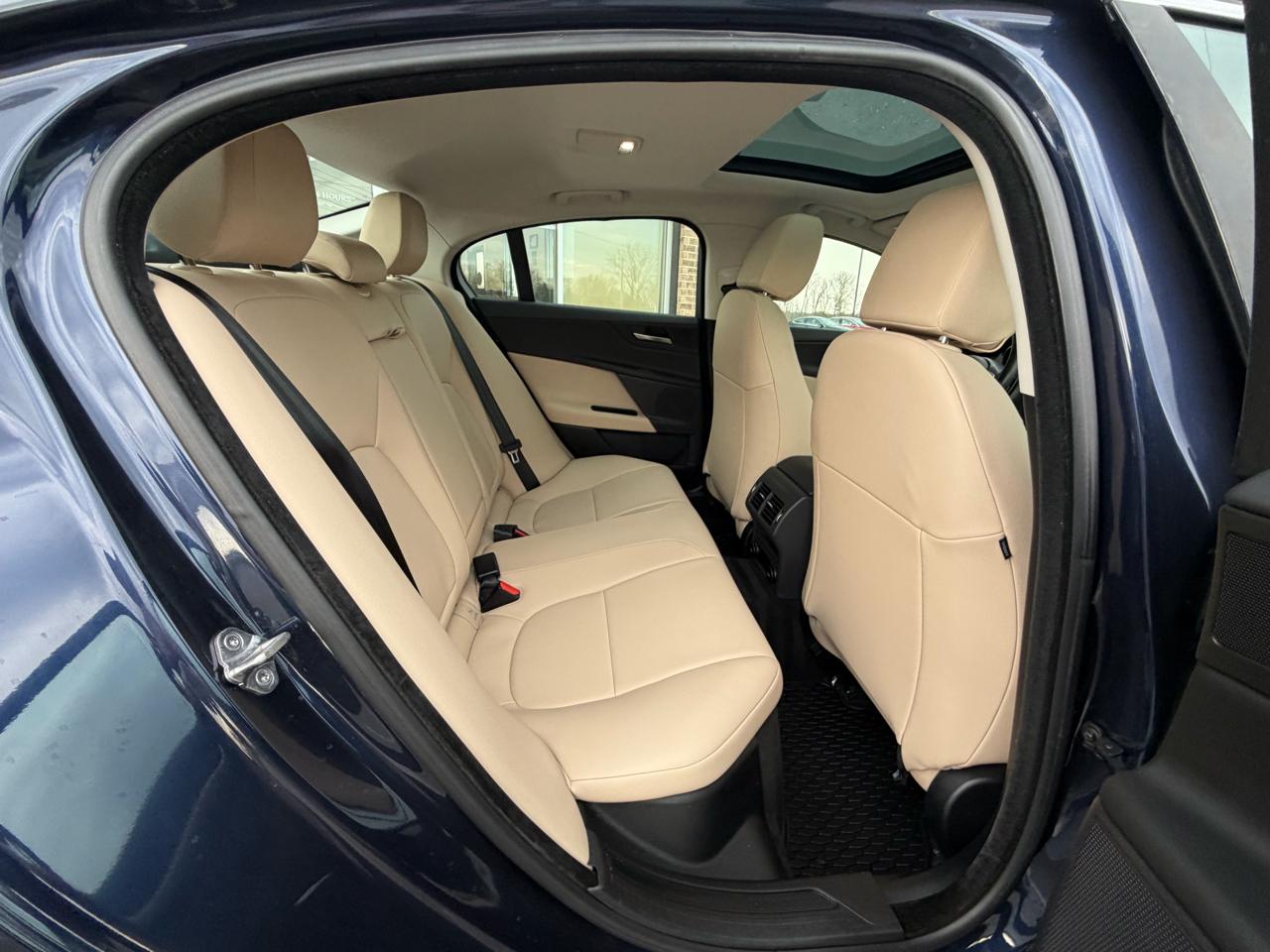 Jaguar XE 35t Premium AWD 2017