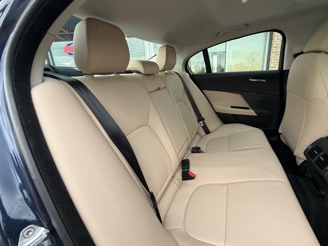 Jaguar XE 35t Premium AWD 2017