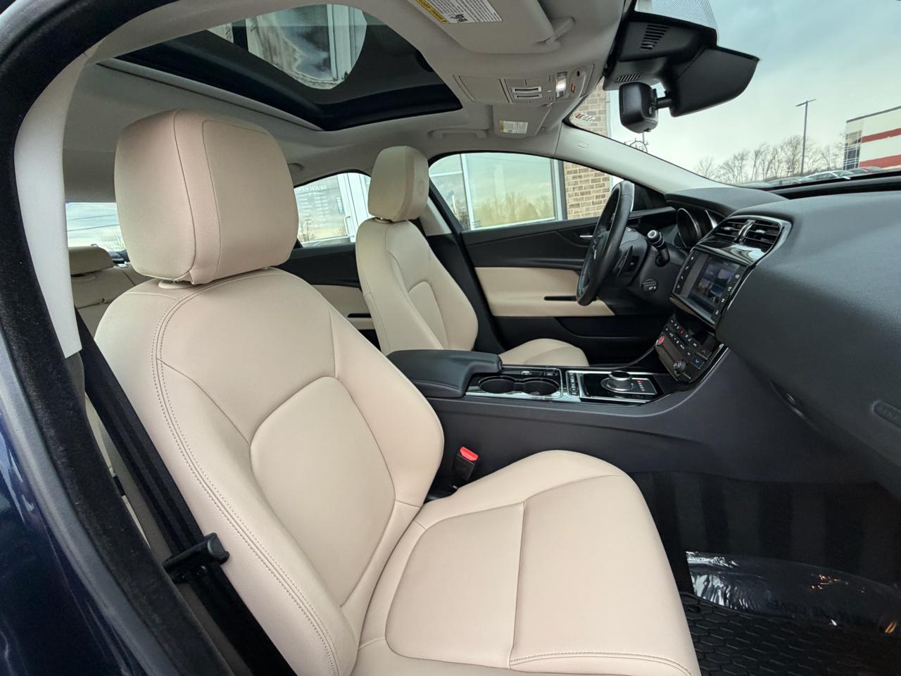 Jaguar XE 35t Premium AWD 2017