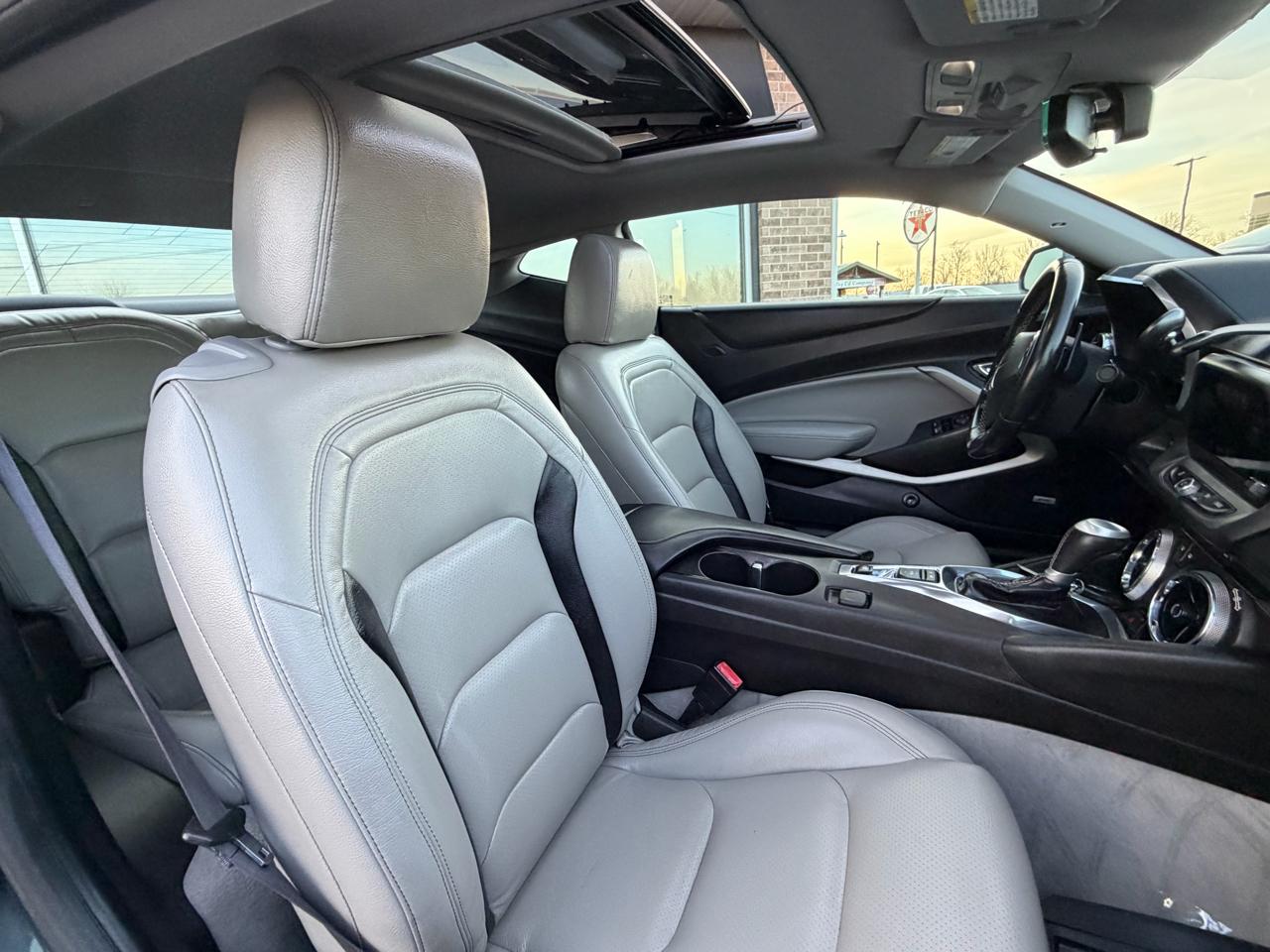 Chevrolet Camaro 2dr Cpe 1LT 2016