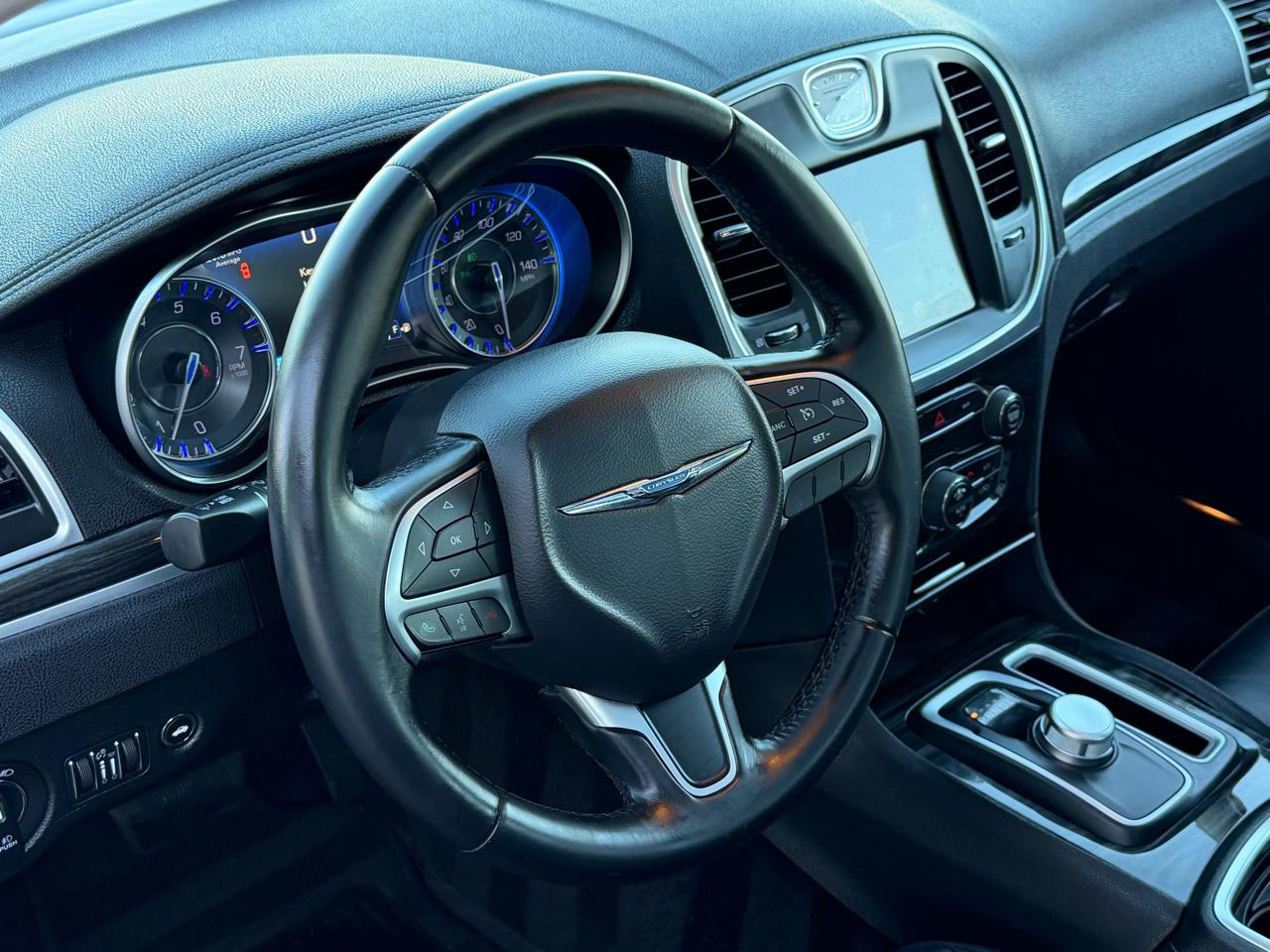 Chrysler 300 4dr Sdn Limited AWD 2016