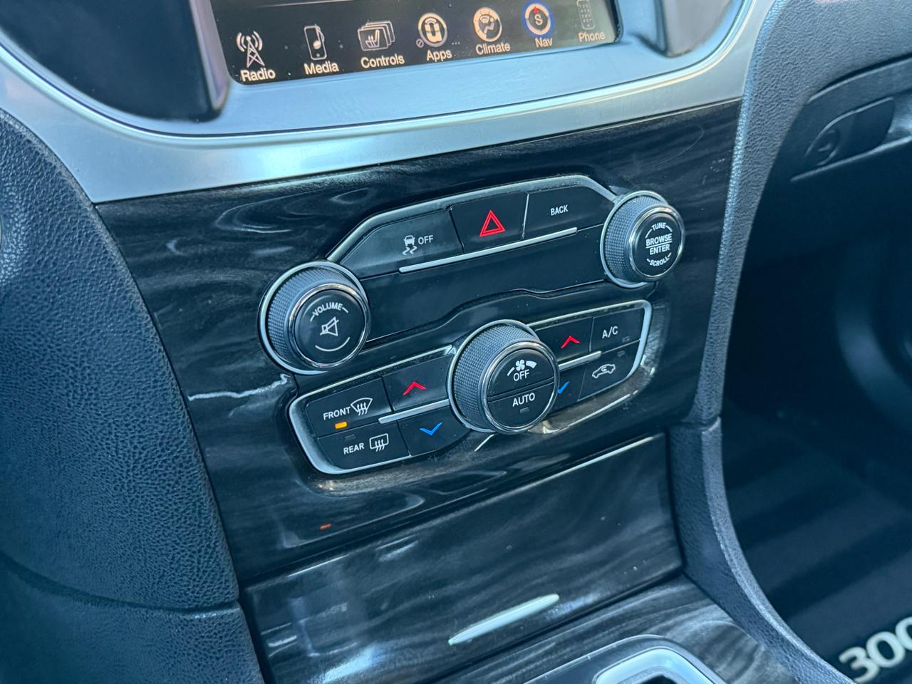 Chrysler 300 4dr Sdn Limited AWD 2016