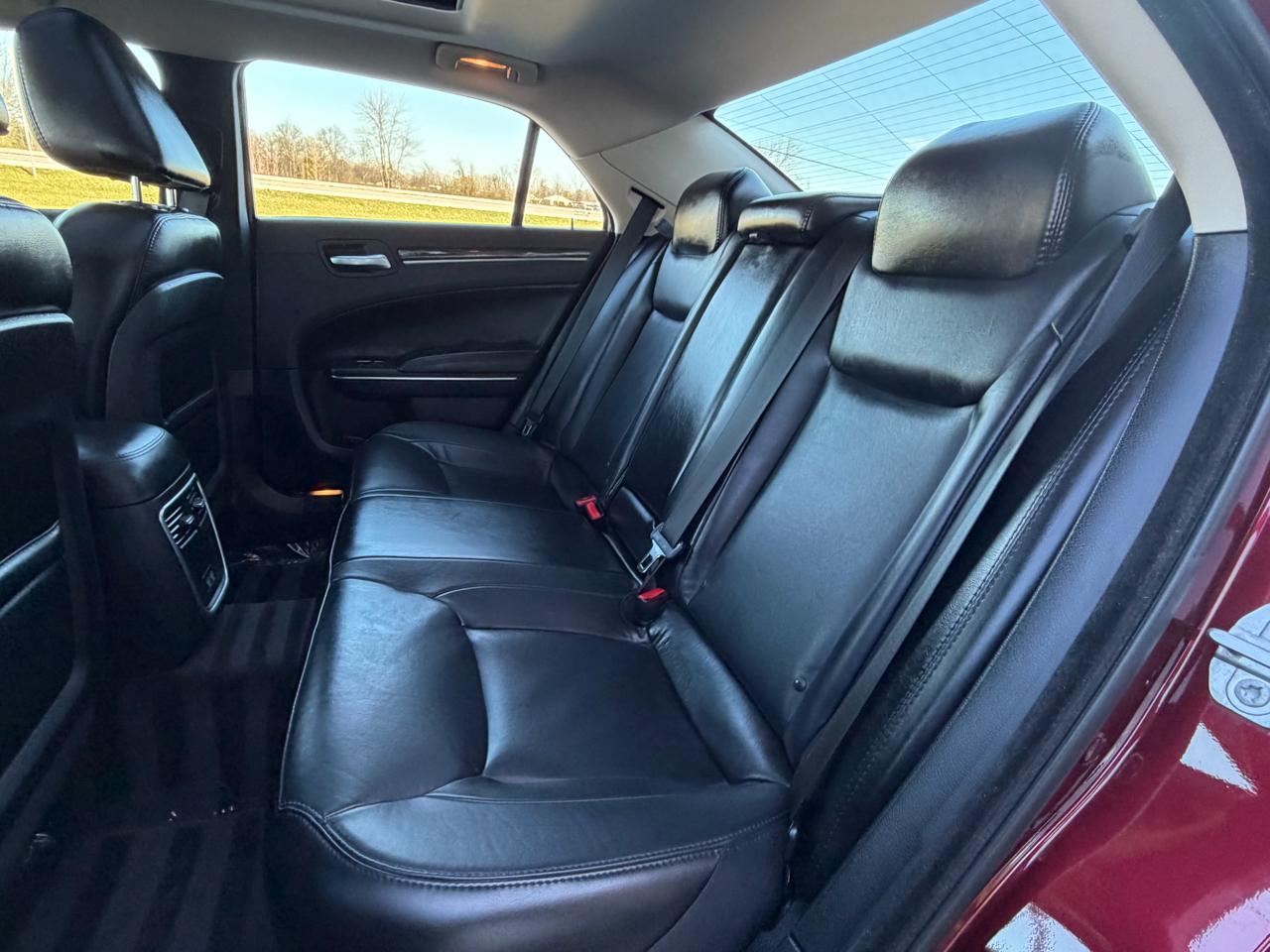 Chrysler 300 4dr Sdn Limited AWD 2016