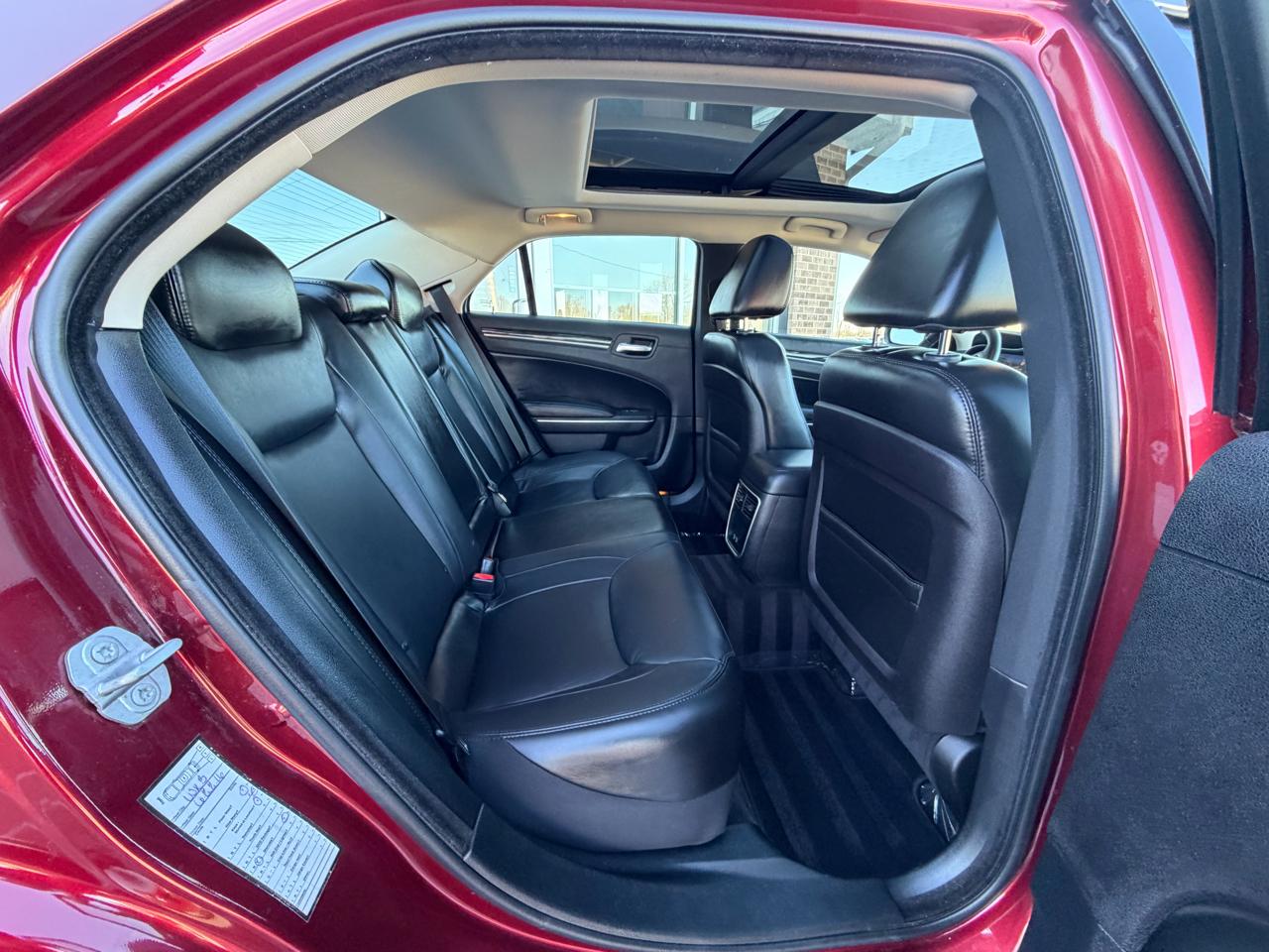 Chrysler 300 4dr Sdn Limited AWD 2016