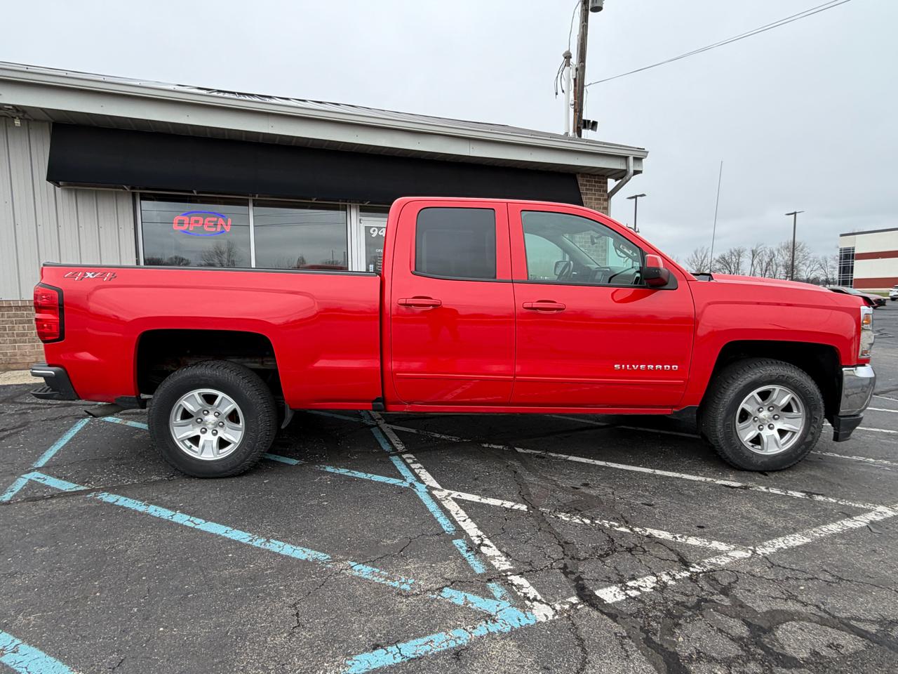 Chevrolet Silverado 1500 4WD Double Cab 143.5" LT w/1LT 2018