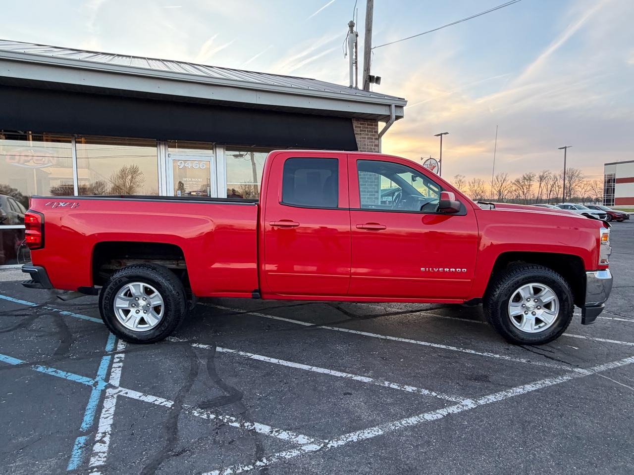 Chevrolet Silverado 1500 4WD Double Cab 143.5" LT w/1LT 2018