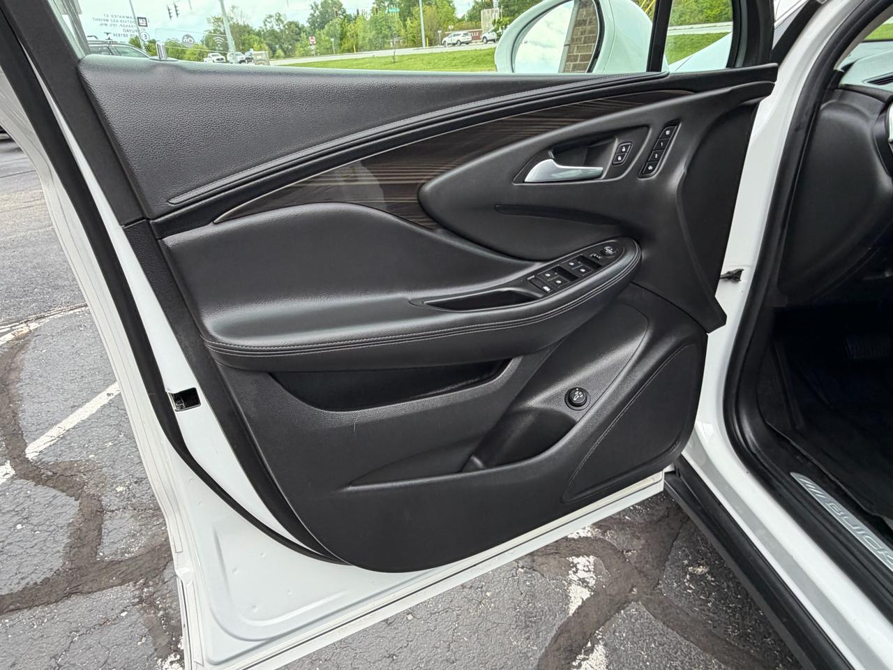 Buick Envision FWD 4dr Essence 2019