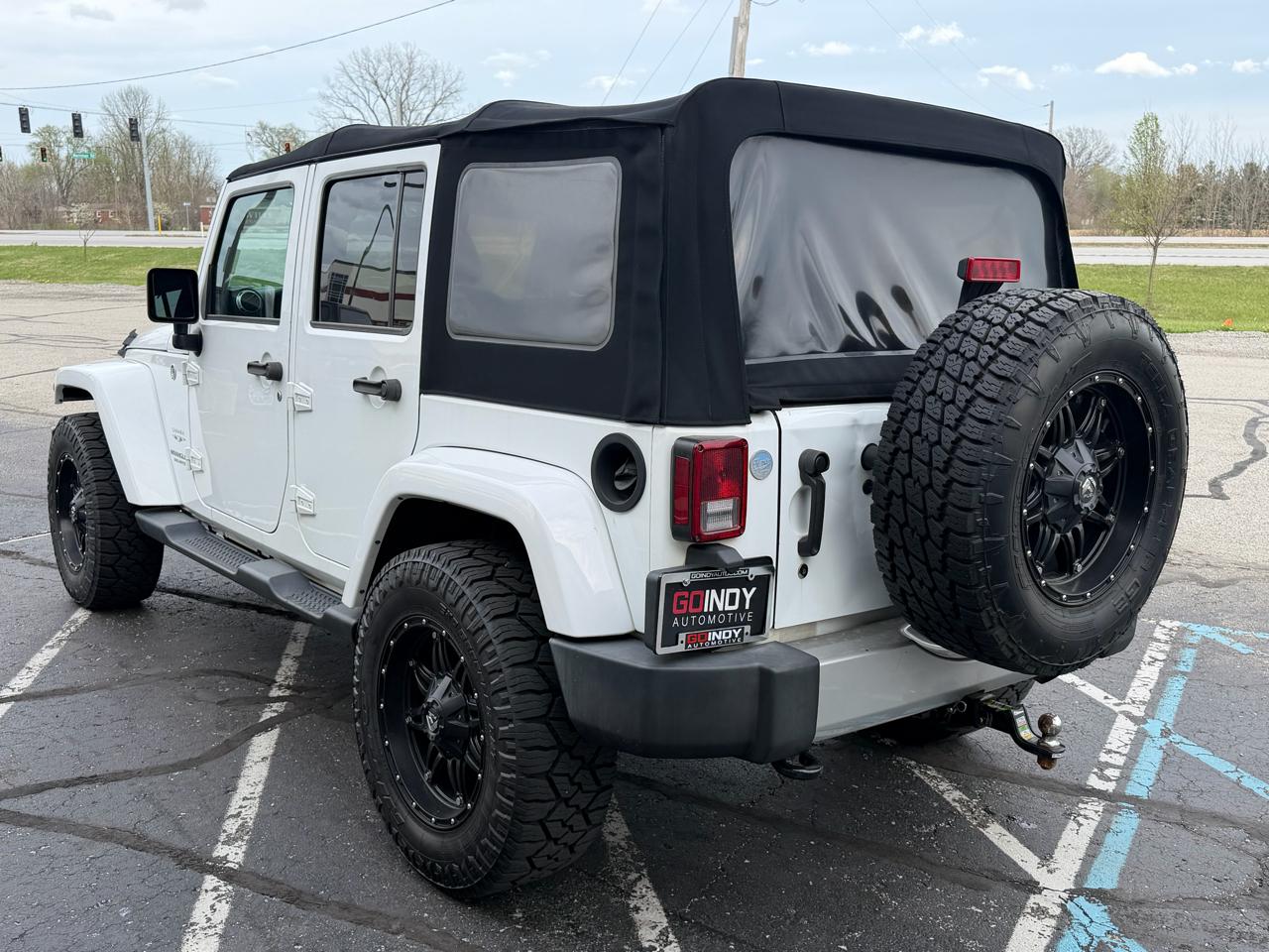 Jeep Wrangler Unlimited 4WD 4dr Sahara 2016