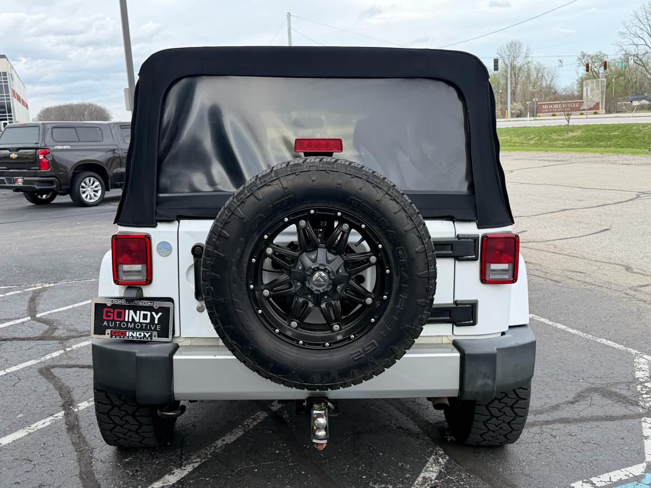 Jeep Wrangler Unlimited 4WD 4dr Sahara 2016