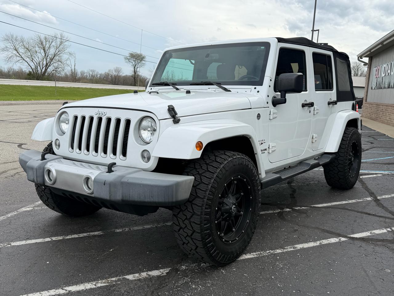 Jeep Wrangler Unlimited 4WD 4dr Sahara 2016