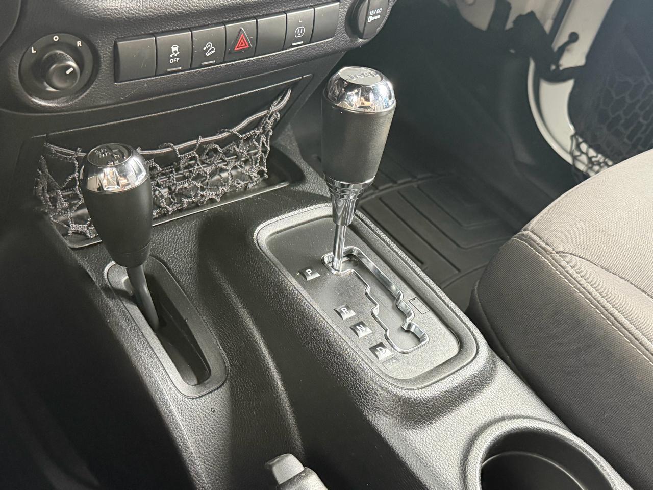 Jeep Wrangler Unlimited 4WD 4dr Sahara 2016