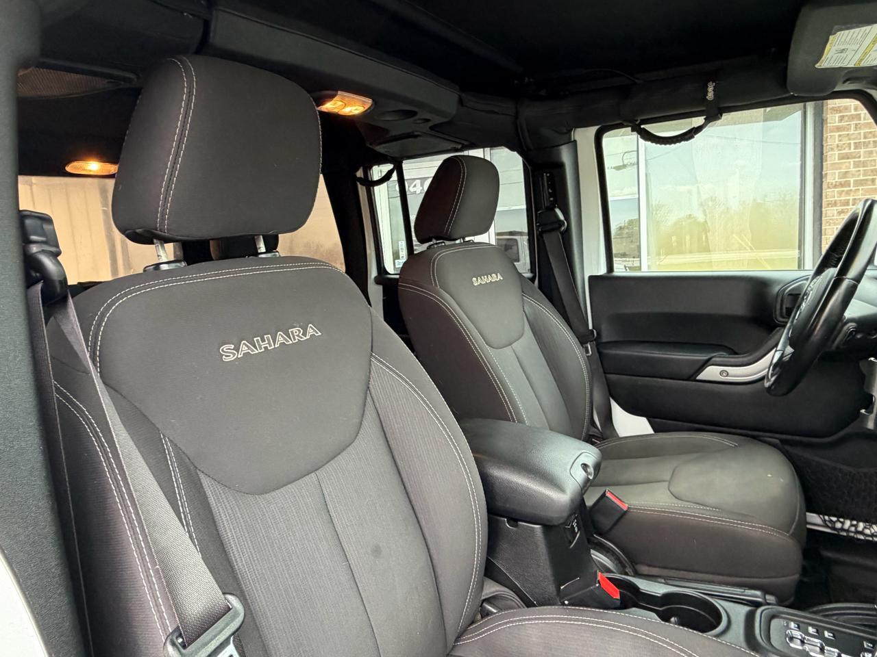 Jeep Wrangler Unlimited 4WD 4dr Sahara 2016