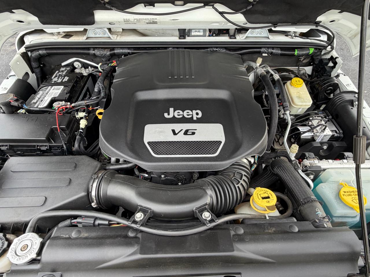 Jeep Wrangler Unlimited 4WD 4dr Sahara 2016