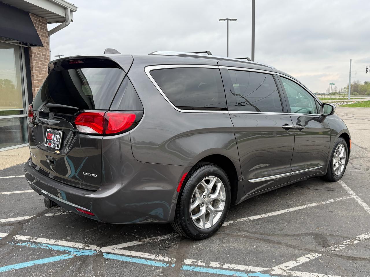 Chrysler Pacifica Limited FWD 2017