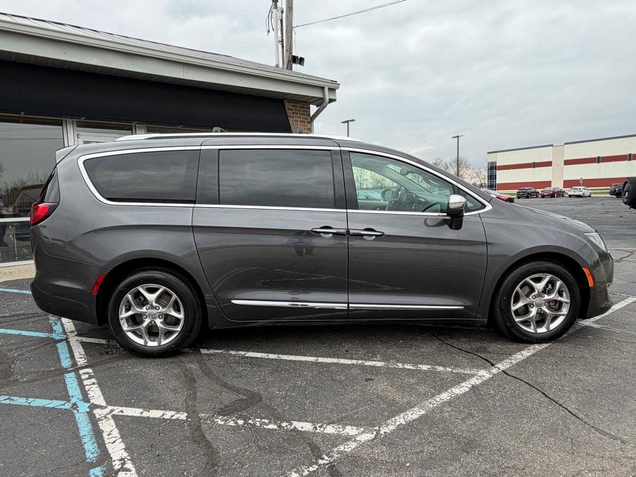Chrysler Pacifica Limited FWD 2017