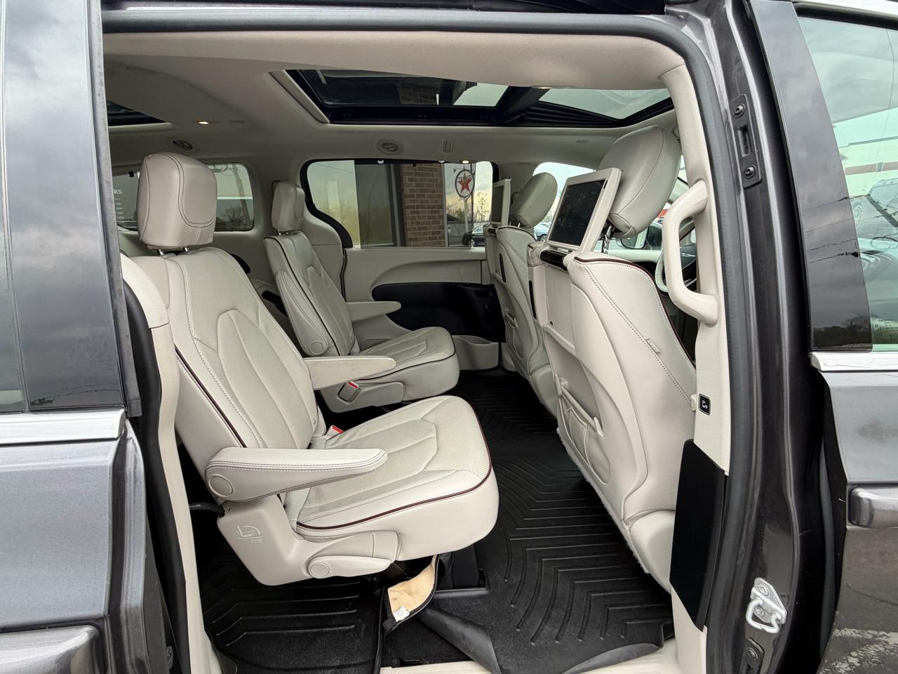 Chrysler Pacifica Limited FWD 2017