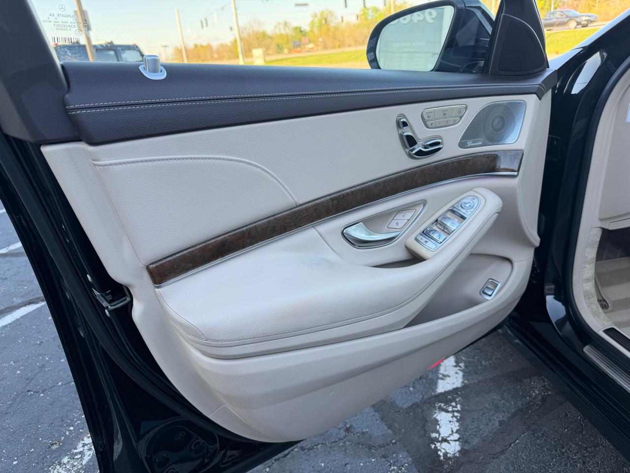 Mercedes-Benz S-Class 4dr Sdn S 550 4MATIC 2014