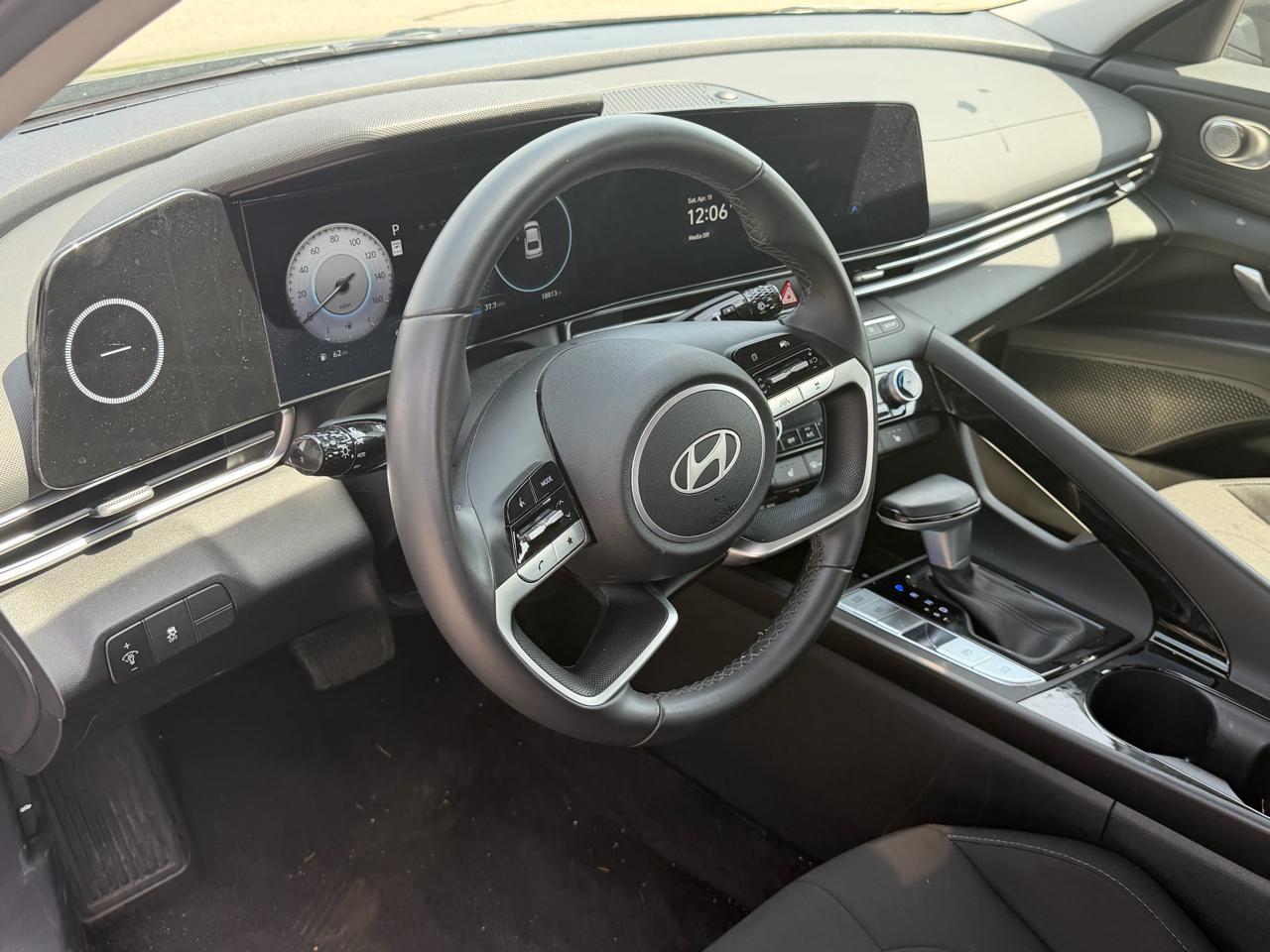 Hyundai Elantra SEL Convenience IVT 2025