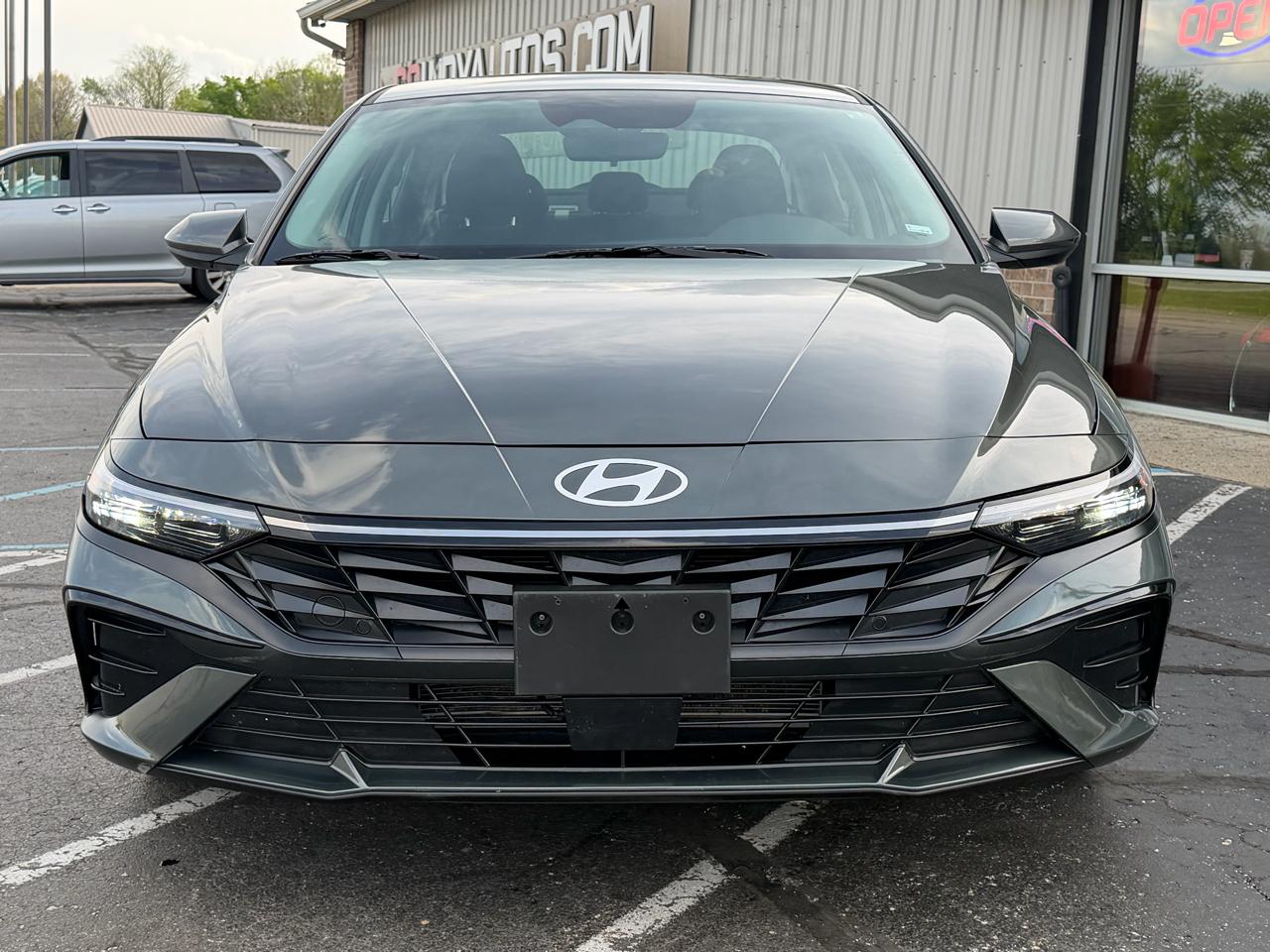 Hyundai Elantra SEL Convenience IVT 2025