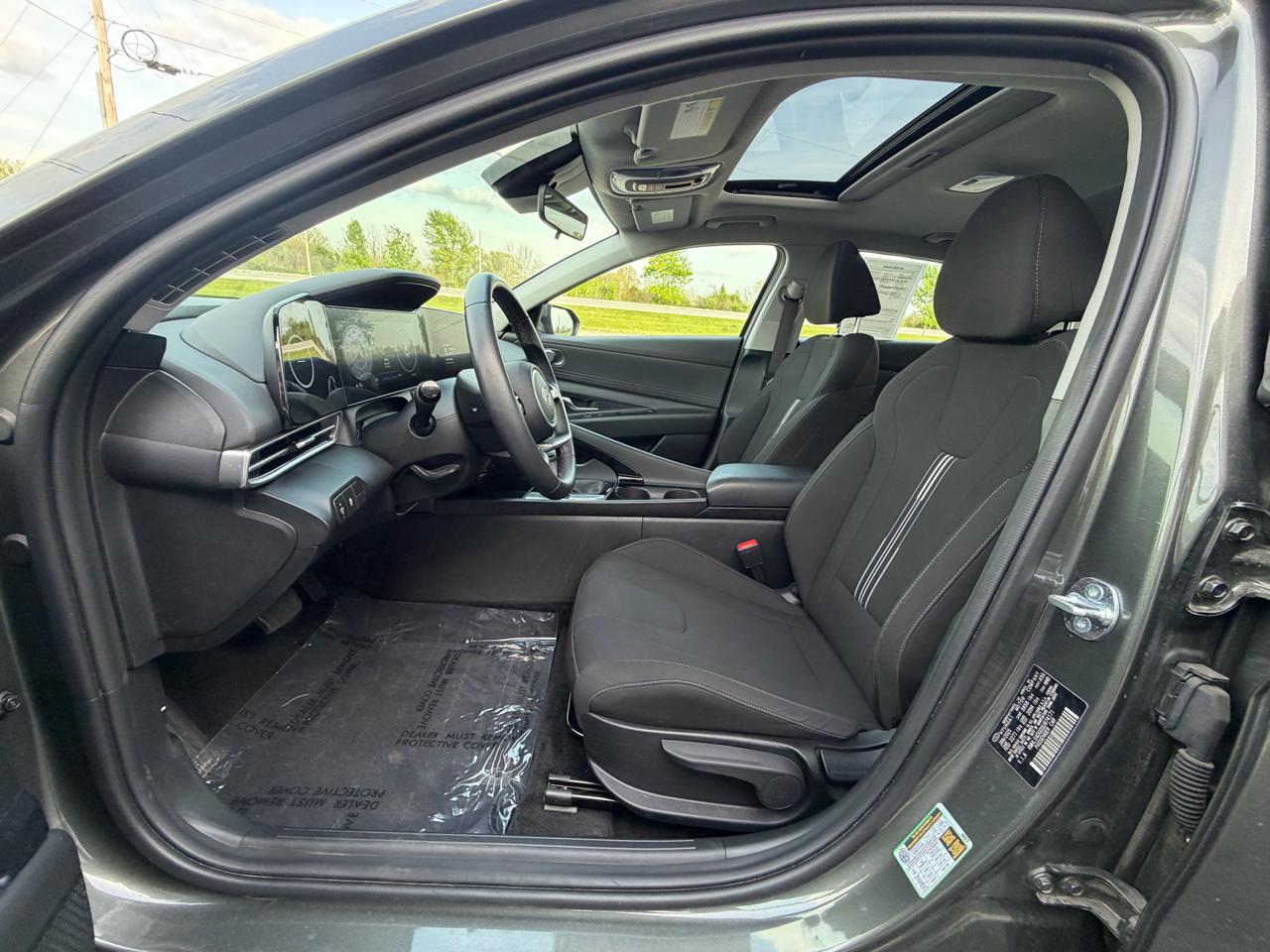 Hyundai Elantra SEL Convenience IVT 2025