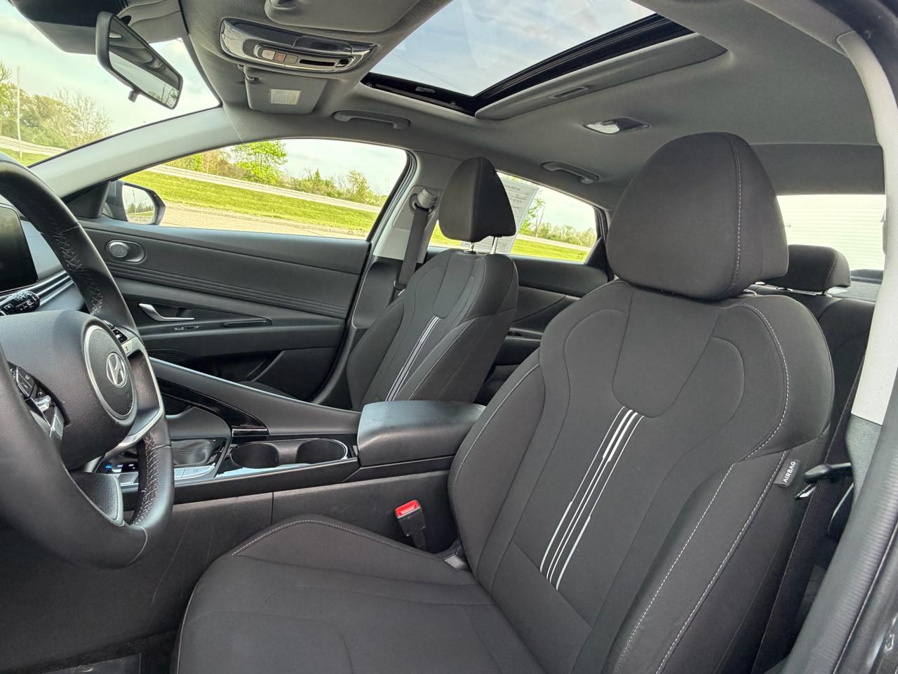 Hyundai Elantra SEL Convenience IVT 2025