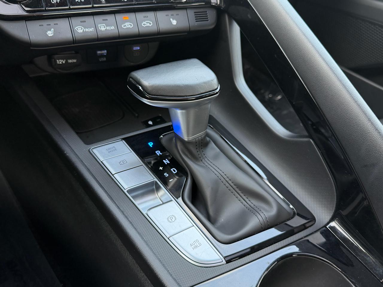 Hyundai Elantra SEL Convenience IVT 2025