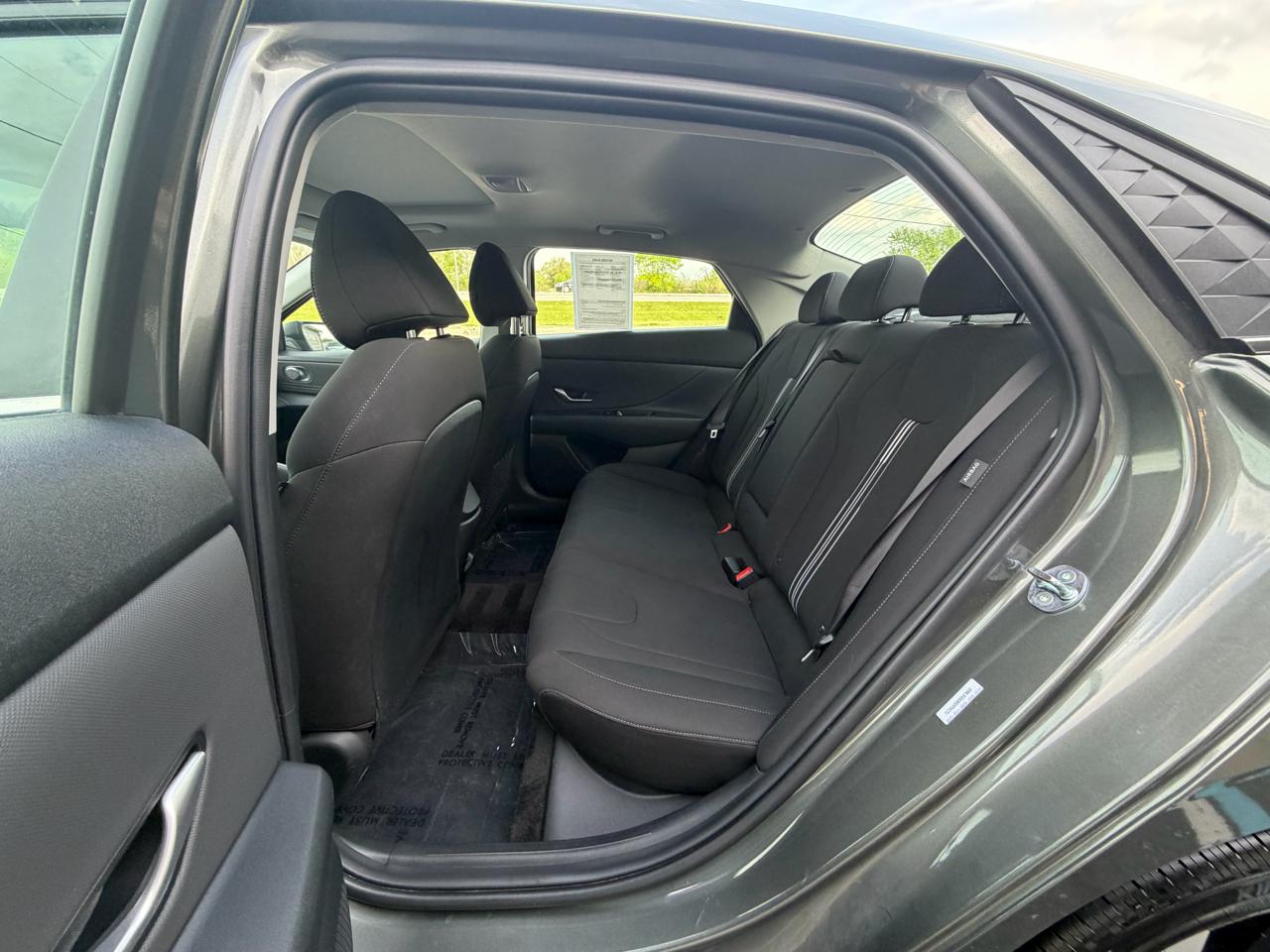 Hyundai Elantra SEL Convenience IVT 2025