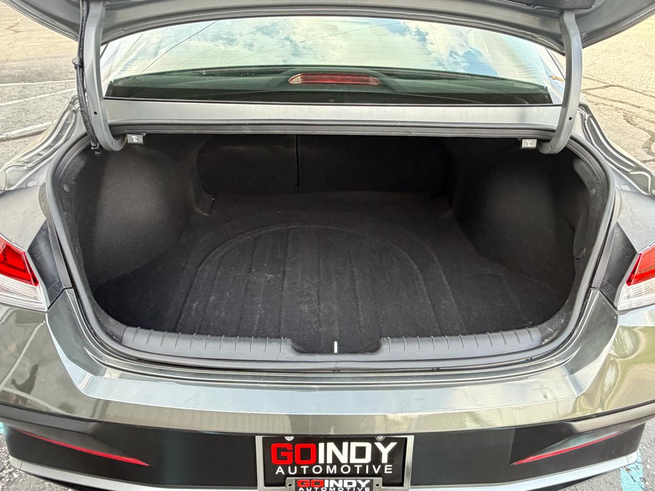 Hyundai Elantra SEL Convenience IVT 2025