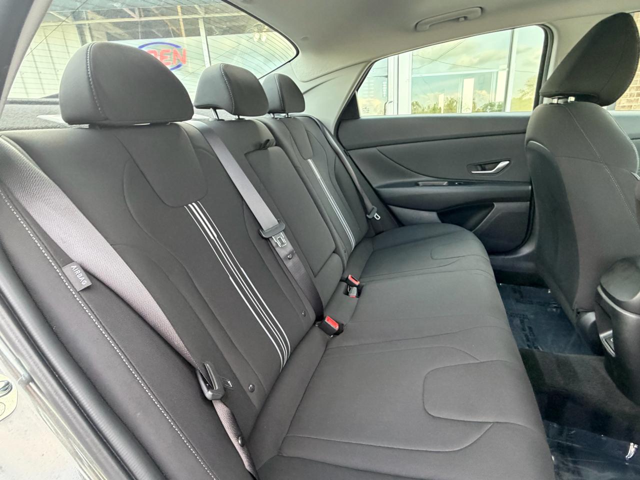 Hyundai Elantra SEL Convenience IVT 2025