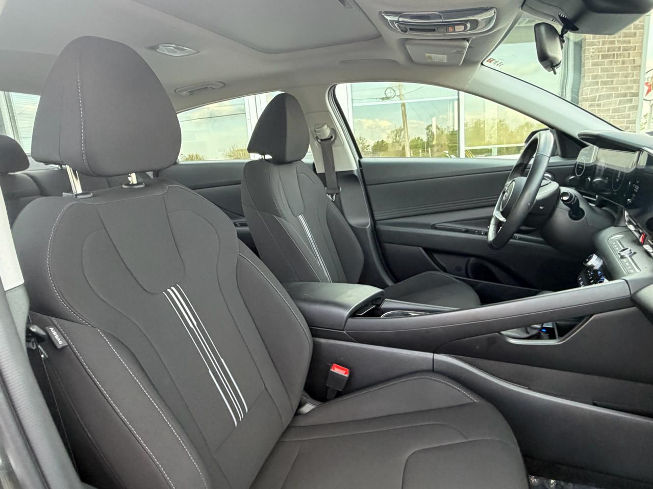 Hyundai Elantra SEL Convenience IVT 2025