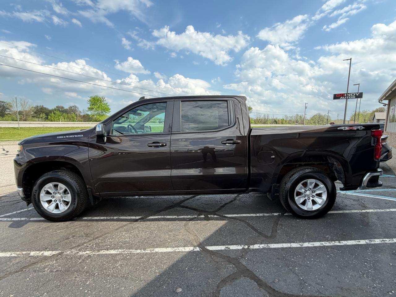 Chevrolet Silverado 1500 4WD Crew Cab 147" LT 2020
