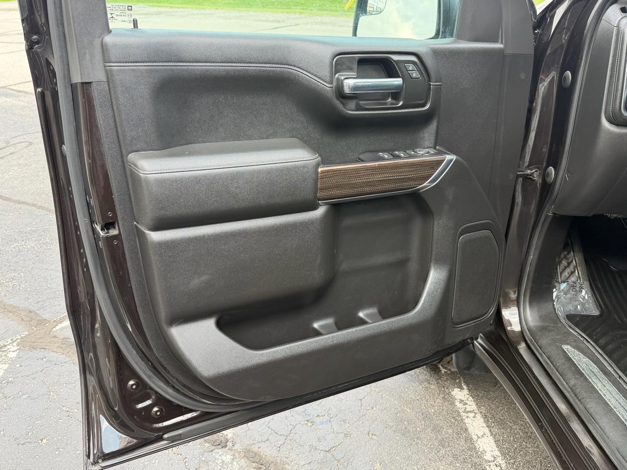 Chevrolet Silverado 1500 4WD Crew Cab 147" LT 2020