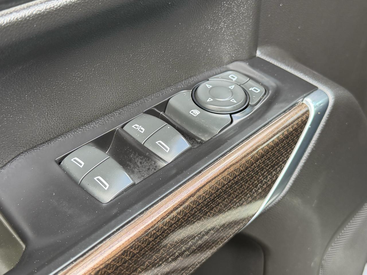 Chevrolet Silverado 1500 4WD Crew Cab 147" LT 2020