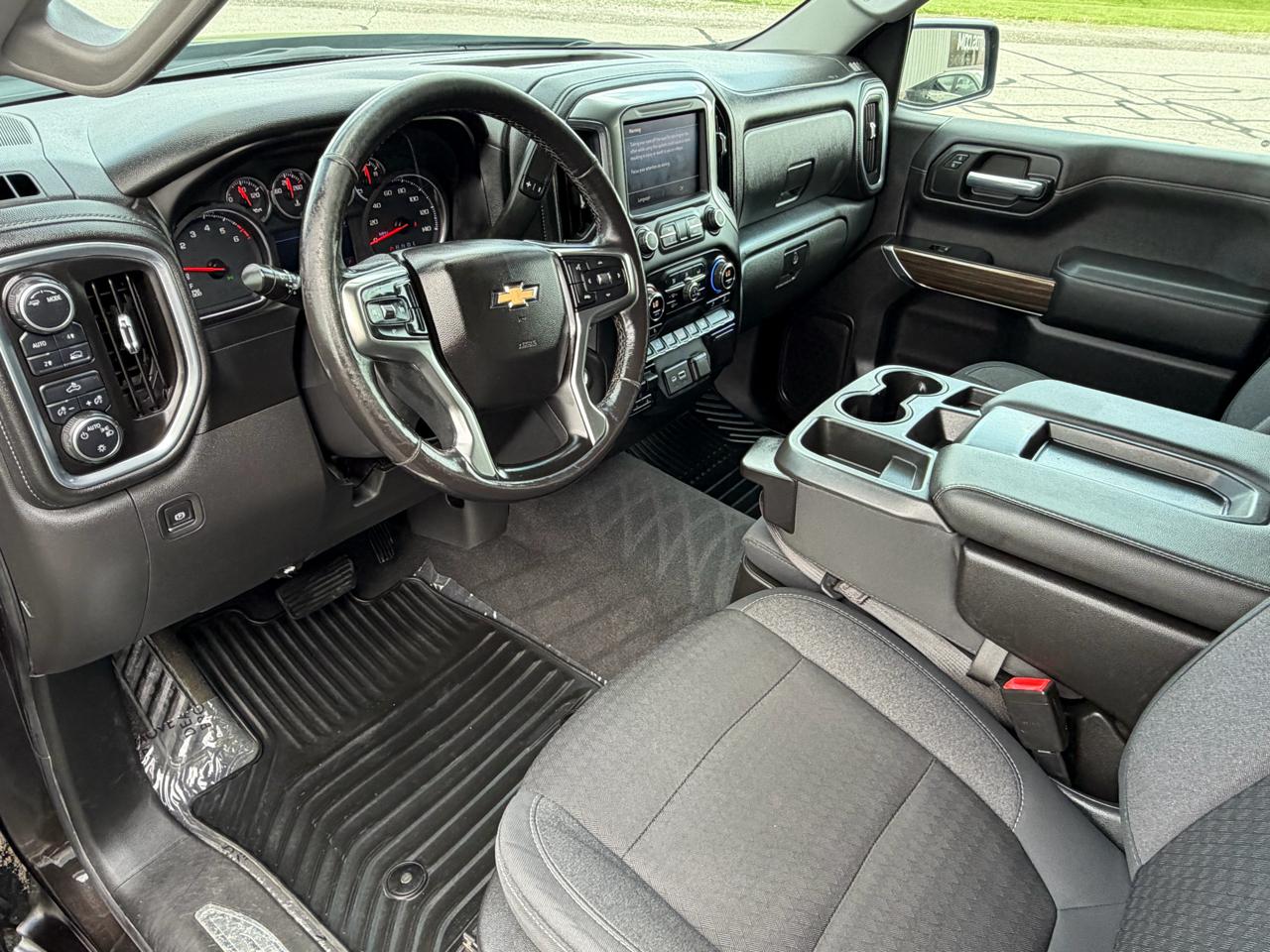 Chevrolet Silverado 1500 4WD Crew Cab 147" LT 2020