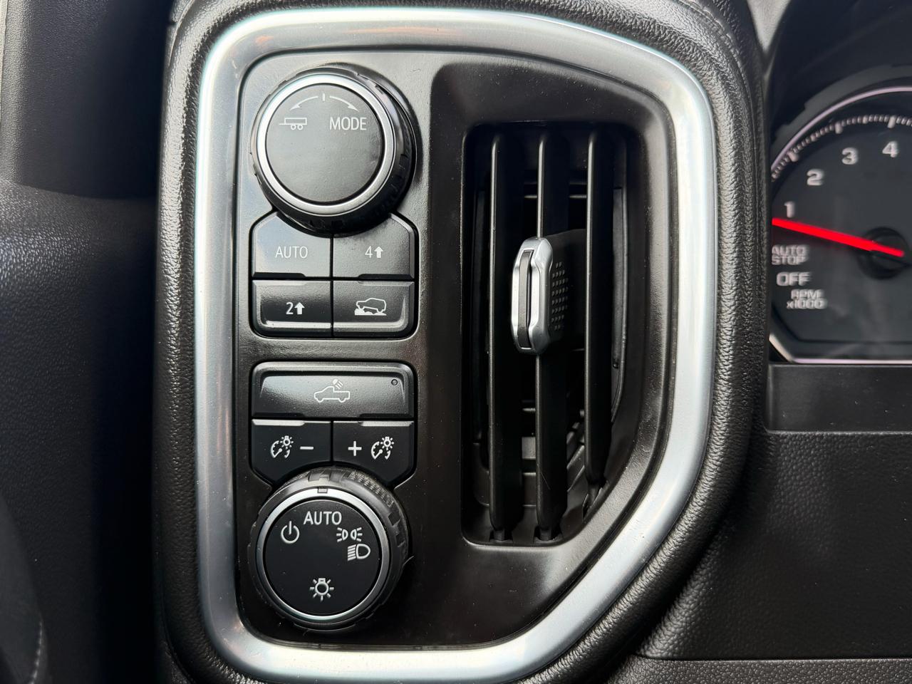 Chevrolet Silverado 1500 4WD Crew Cab 147" LT 2020