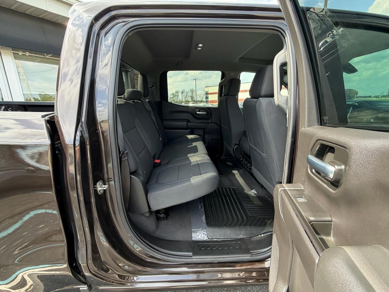 Chevrolet Silverado 1500 4WD Crew Cab 147" LT 2020