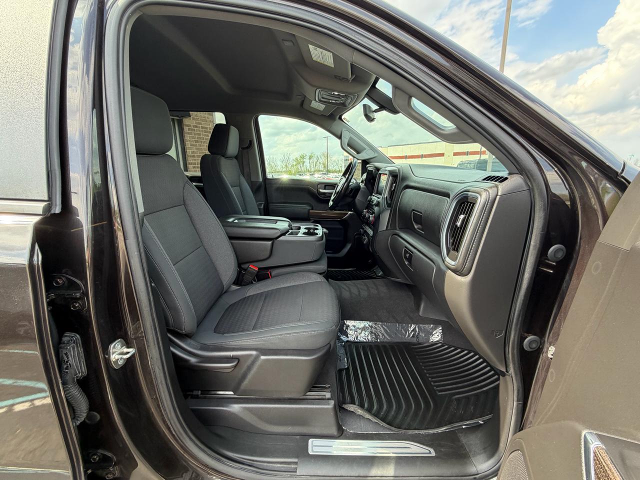 Chevrolet Silverado 1500 4WD Crew Cab 147" LT 2020