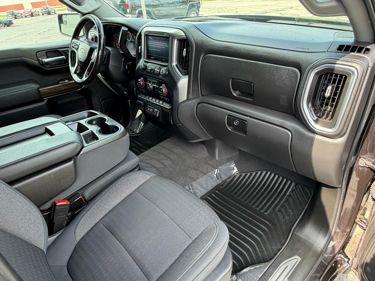 Chevrolet Silverado 1500 4WD Crew Cab 147" LT 2020