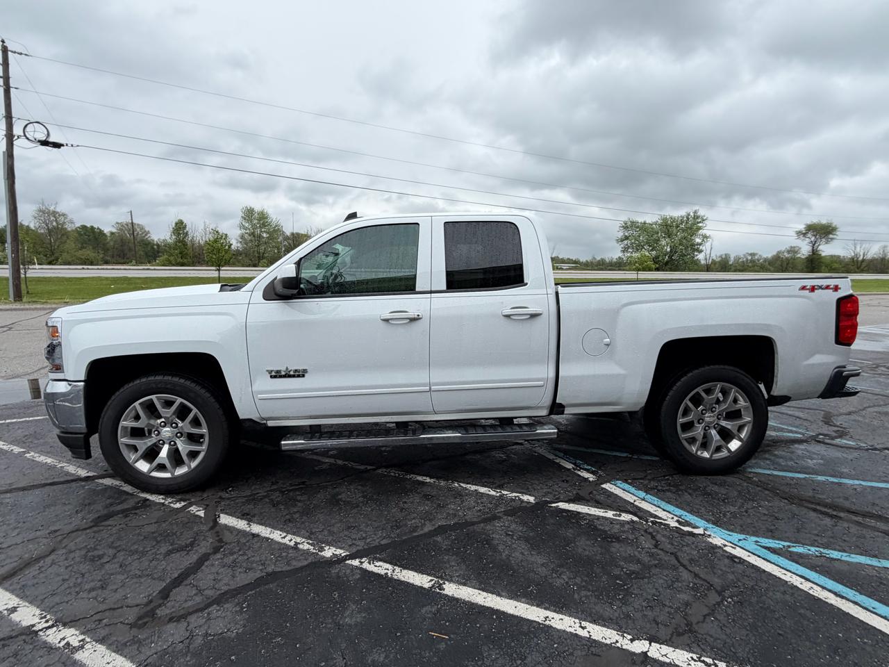 Chevrolet Silverado 1500 4WD Double Cab 143.5" LT w/1LT 2017