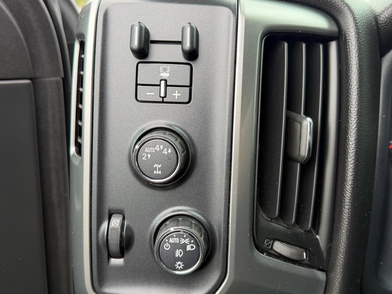 Chevrolet Silverado 1500 4WD Double Cab 143.5" LT w/1LT 2017