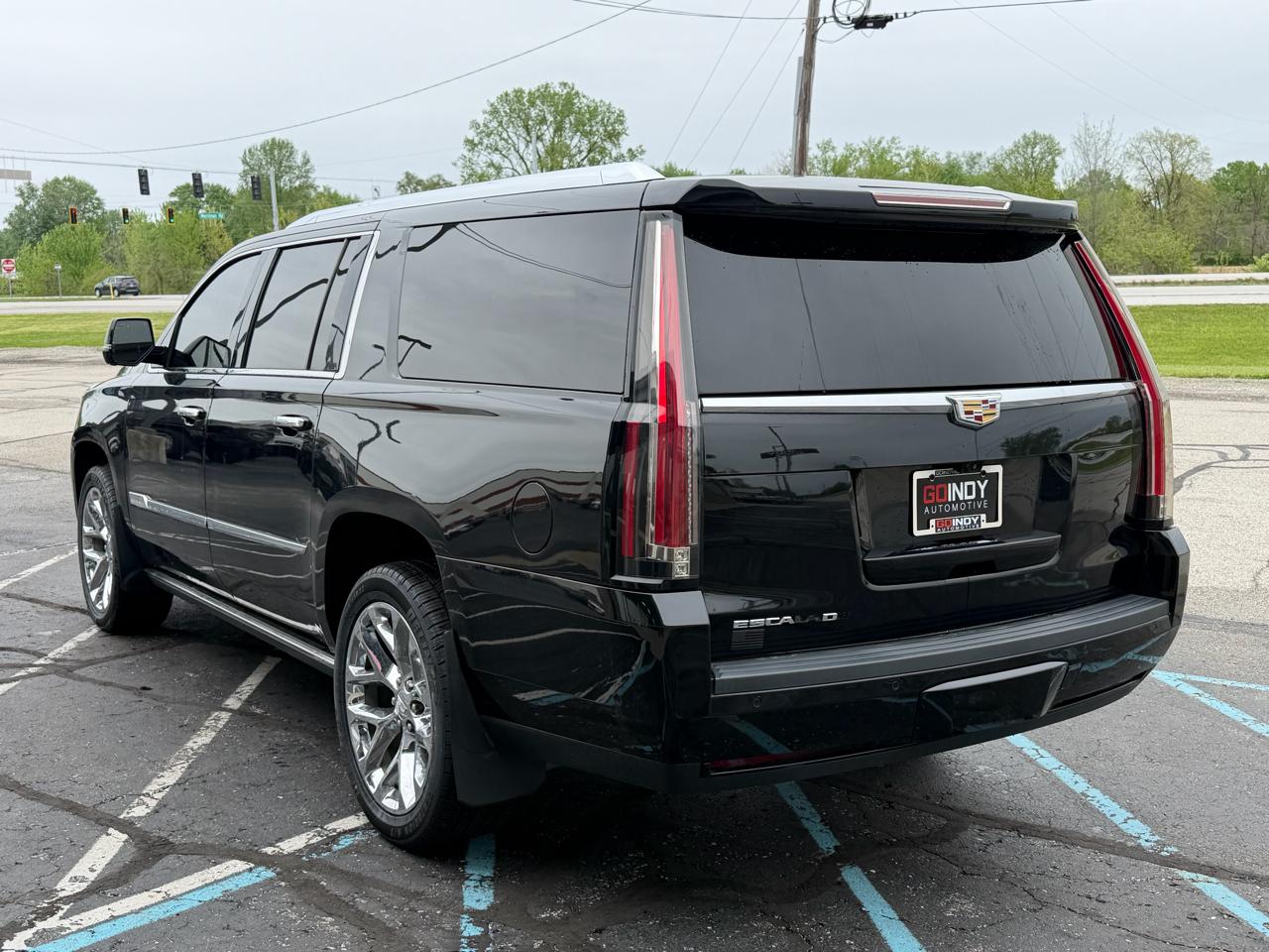 Cadillac Escalade ESV 4WD 4dr Platinum 2017