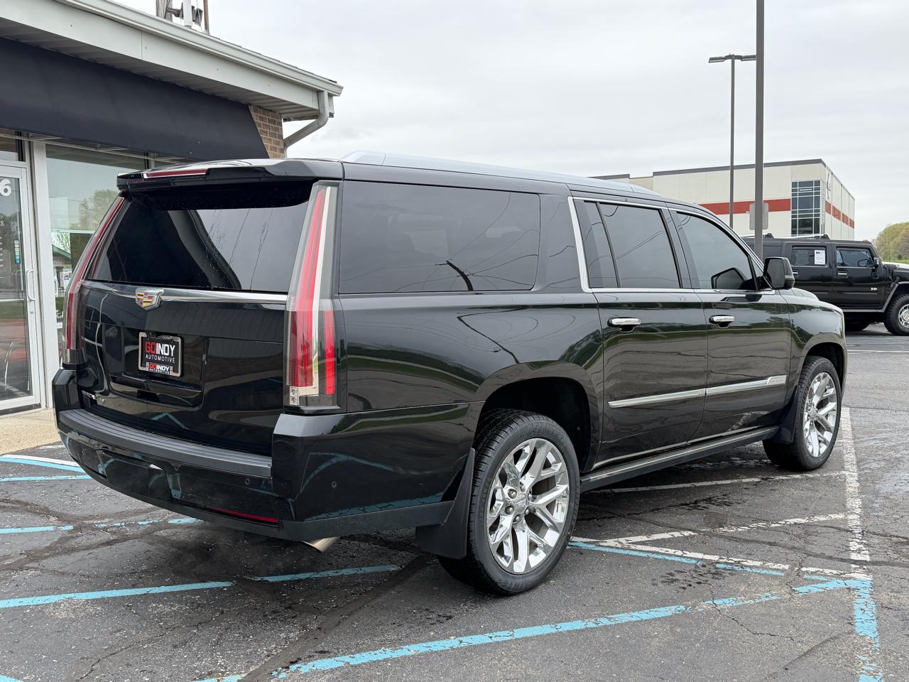 Cadillac Escalade ESV 4WD 4dr Platinum 2017