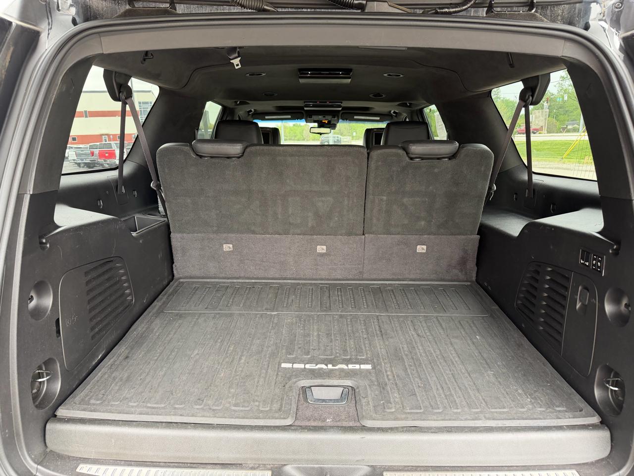 Cadillac Escalade ESV 4WD 4dr Platinum 2017