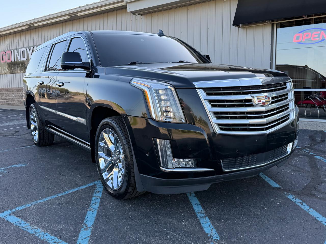 Cadillac Escalade ESV 4WD 4dr Platinum 2017