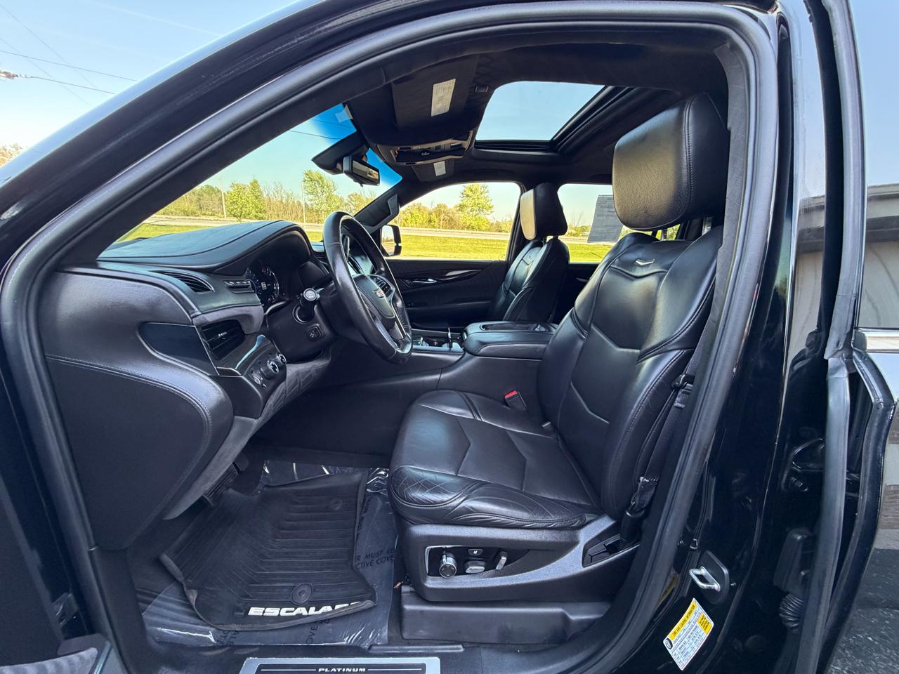 Cadillac Escalade ESV 4WD 4dr Platinum 2017