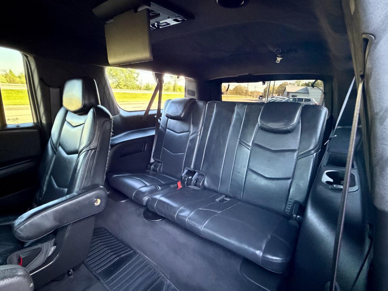 Cadillac Escalade ESV 4WD 4dr Platinum 2017